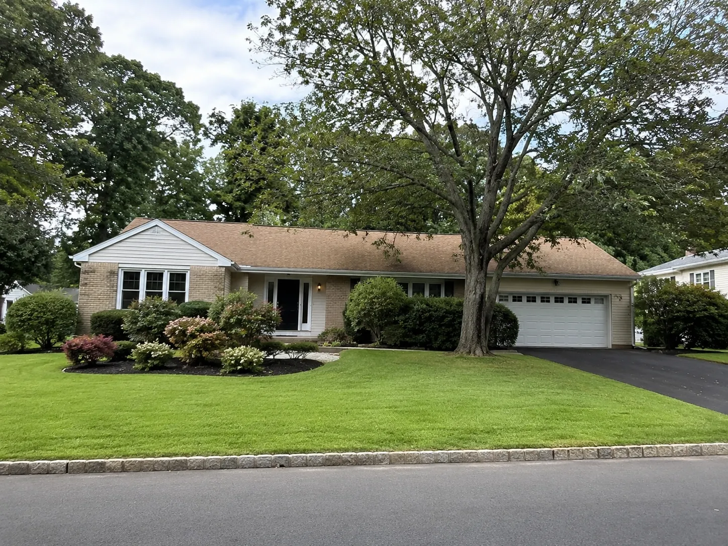 Sell my house fast in Evesham NJ with local cash home buyers